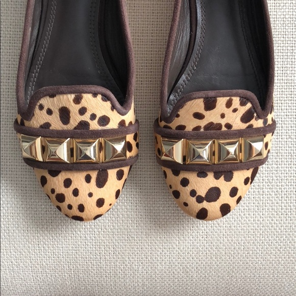 Tory Burch leopard 6.5 flats / slippers w/gold - Picture 2 of 6